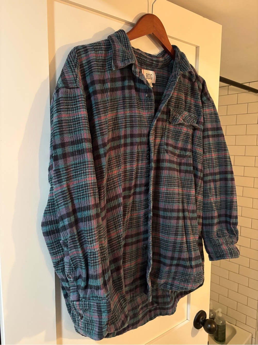 BDG Plaid Lightweight Shirt Jacket in Teal & Purple, Men’s oversized Medium